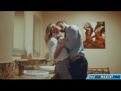 ❤️ Кога бујна русокоса ќе ве заведе во јавен тоалет ☑ Прекрасно порно кај нас ❌❤